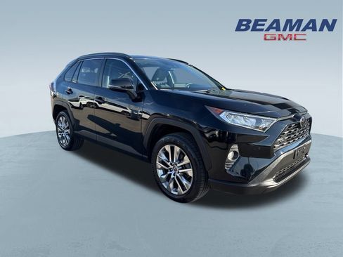 Used 2021 Toyota RAV4 XLE Premium image 1