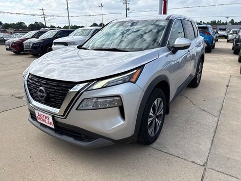 Used 2022 Nissan Rogue SV AWD/4WD image 3