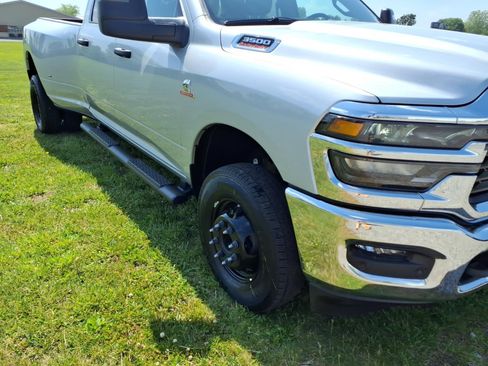 New 2026 RAM 3500 Tradesman AWD/4WD image 19