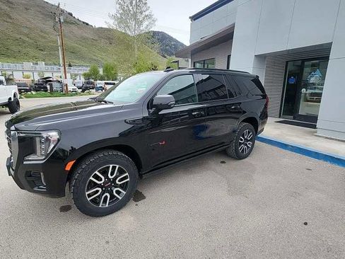 Used 2024 GMC Yukon AT4 w/ Technology Package AWD/4WD image 27