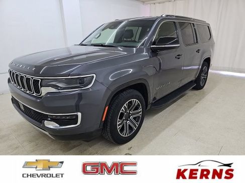 Used 2024 Jeep Wagoneer L Series II w/ Flexible Seating Group AWD/4WD image 1
