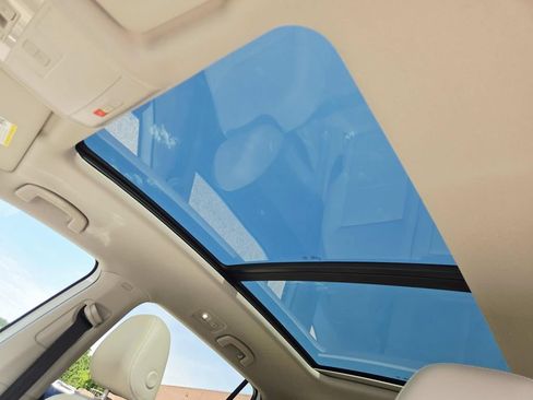 Used 2023 Volkswagen Atlas SE w/ Panoramic Sunroof Package AWD/4WD image 9