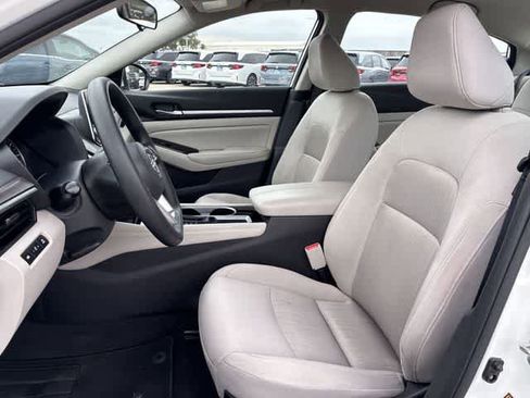 Used 2023 Nissan Altima 2.5 SV FWD image 17