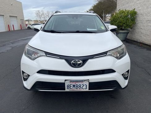 Used 2018 Toyota RAV4 XLE image 2