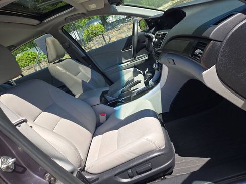 Used 2014 Honda Accord Touring image 30