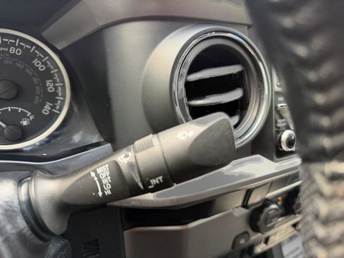 Used 2021 Toyota Tacoma SR5 image 39