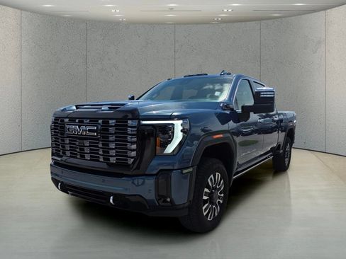 Used 2025 GMC Sierra 3500 Denali Ultimate AWD/4WD image 11