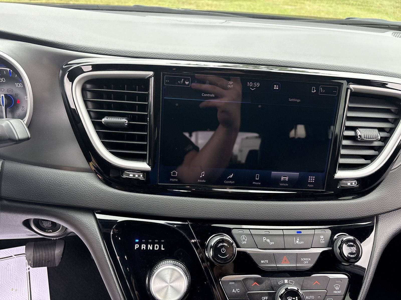 Used 2026 Chrysler Pacifica Select FWD image 22