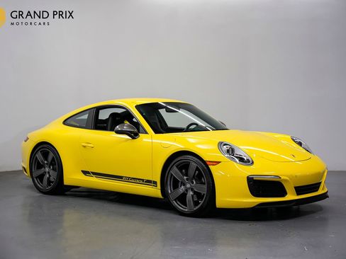 Used 2018 Porsche 911 Carrera T RWD image 1
