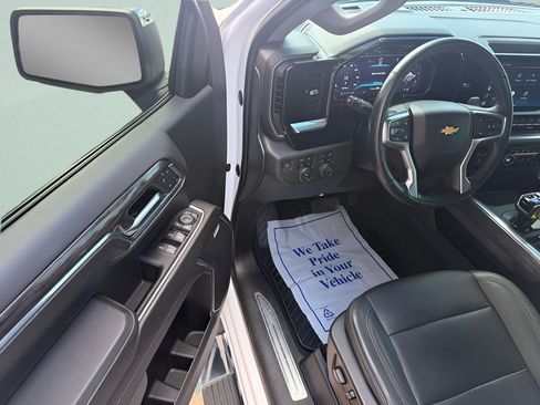 Used 2023 Chevrolet Silverado 1500 LTZ w/ LTZ Convenience Package II AWD/4WD image 12