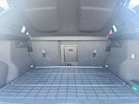 Used 2024 Volvo XC40 B5 Plus w/ Protection Package Premier image 59