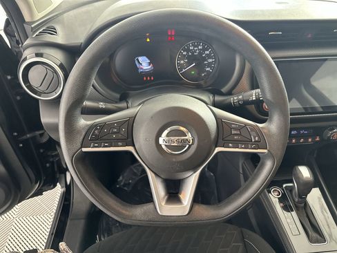 Used 2021 Nissan Kicks SV FWD image 14