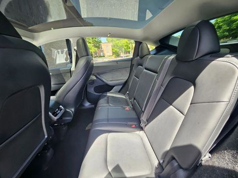 Used 2025 Tesla Model Y Long Range RWD image 60