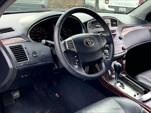 Used 2011 Toyota Avalon Limited image 16