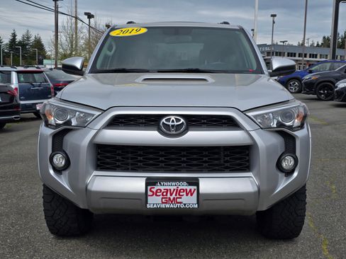Used 2019 Toyota 4Runner TRD Off-Road AWD/4WD image 2