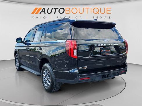 Used 2025 Ford Expedition Active RWD image 3