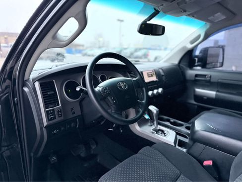 Used 2012 Toyota Tundra 4x4 CrewMax image 11