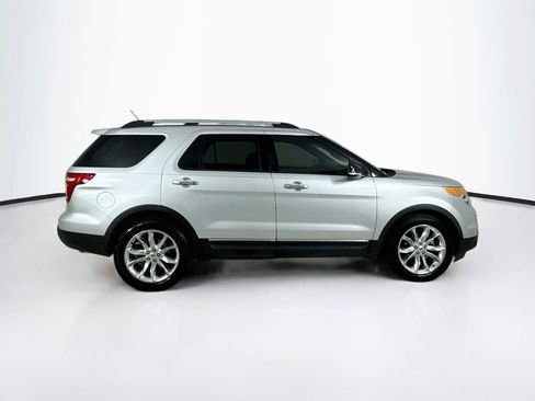 Used 2013 Ford Explorer XLT FWD image 9