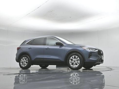 Used 2023 Ford Escape Active FWD image 4