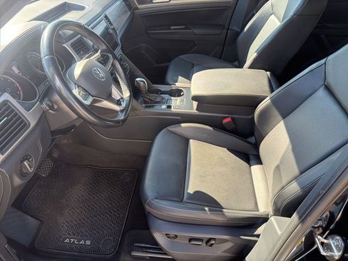 Used 2020 Volkswagen Atlas Cross Sport SE w/ Panoramic Sunroof Package image 7