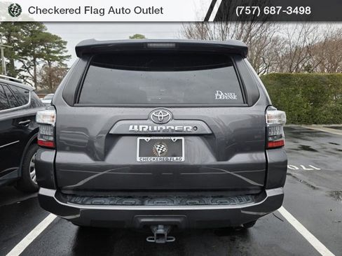 Used 2017 Toyota 4Runner SR5 image 5