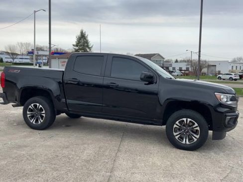 Used 2022 Chevrolet Colorado Z71 image 2