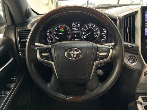 Used 2021 Toyota Land Cruiser image 17