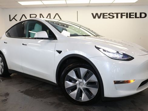 Used 2021 Tesla Model Y Long Range image 1