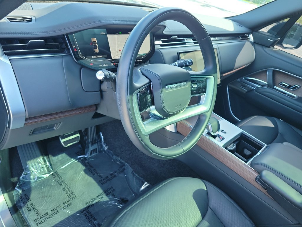 Certified 2025 Land Rover Range Rover SE AWD/4WD image 25