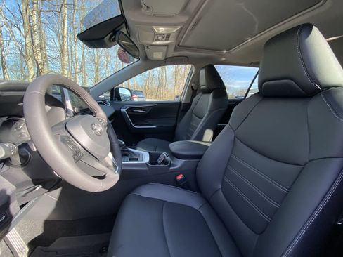 Certified 2025 Toyota RAV4 XLE Premium image 21