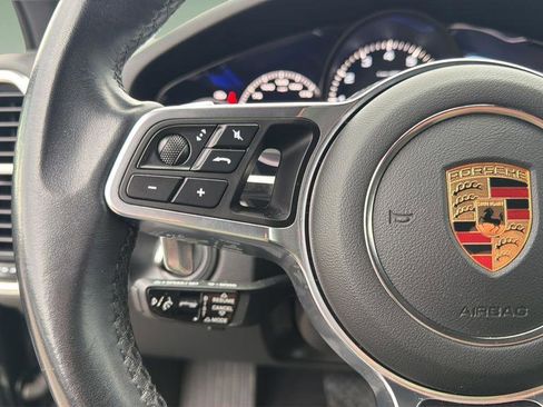Used 2023 Porsche Cayenne Platinum Edition image 23