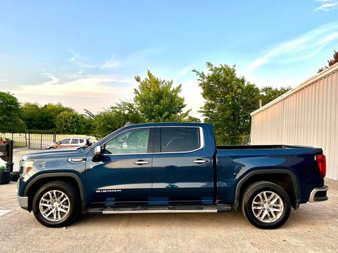 Used 2020 GMC Sierra 1500 SLT RWD image 3