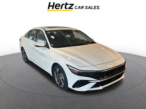 Used 2025 Hyundai Elantra Limited image 1