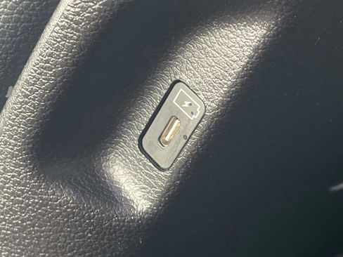 Used 2024 Kia Telluride EX image 17