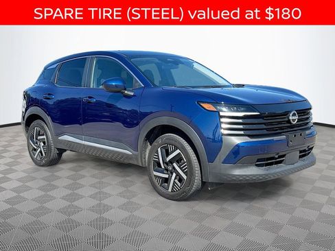 Used 2025 Nissan Kicks SV image 3