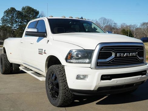 Used 2018 RAM 3500 Laramie Longhorn image 38