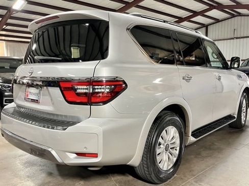 Used 2022 Nissan Armada SV image 2