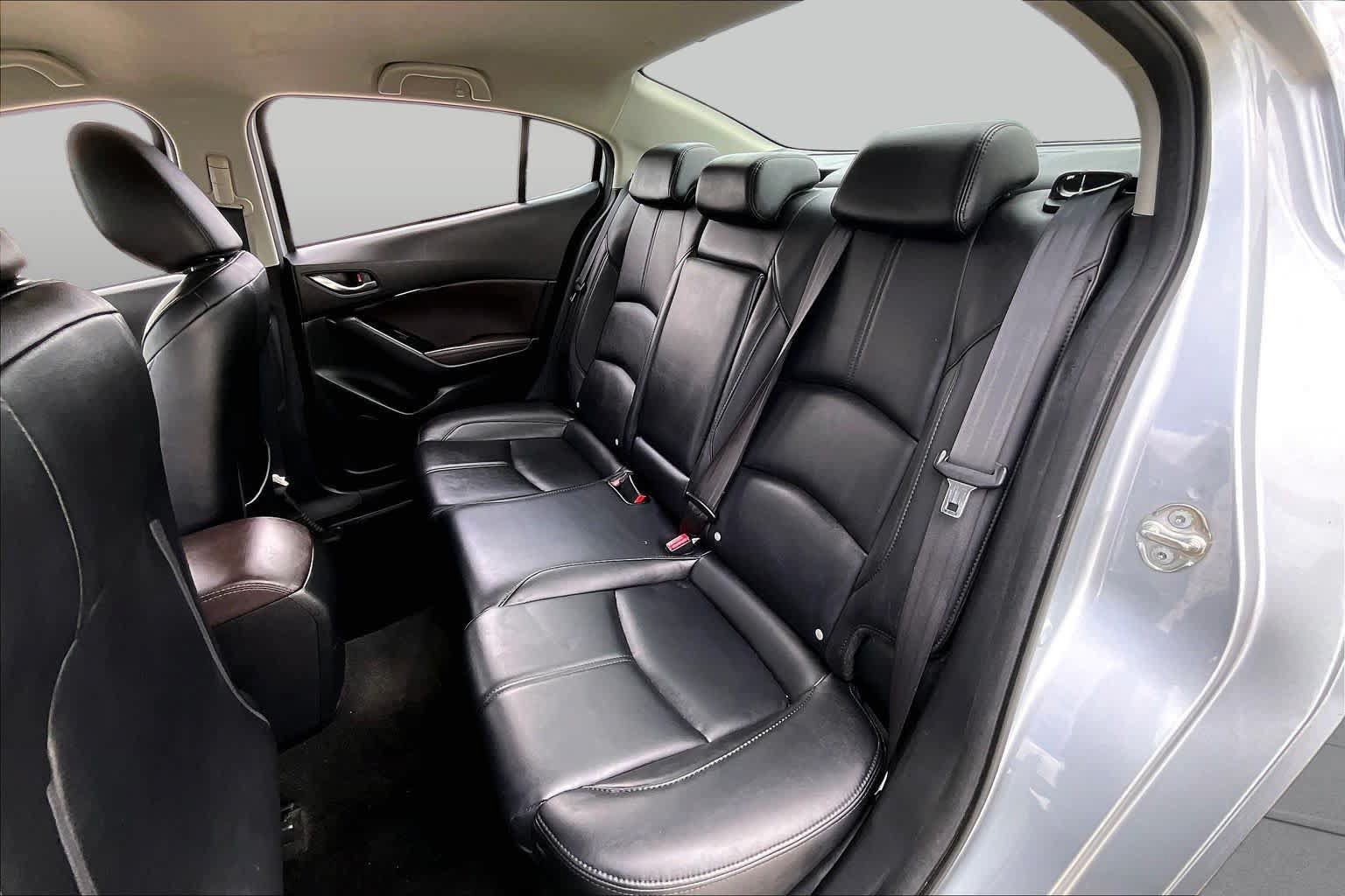 Used 2018 MAZDA MAZDA3 Touring FWD image 21