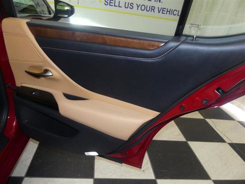 Used 2022 Lexus ES 300h w/ Premium Package image 28