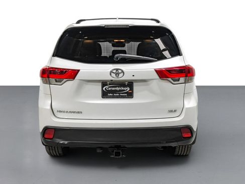Used 2018 Toyota Highlander XLE FWD image 7