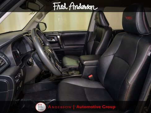 Used 2022 Toyota 4Runner TRD Off-Road Premium AWD/4WD image 10