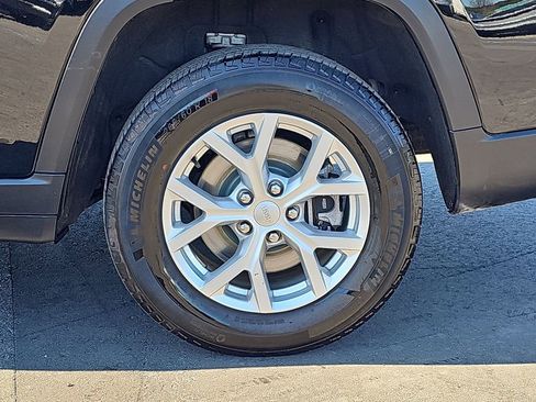 Used 2023 Jeep Grand Cherokee L Limited image 38