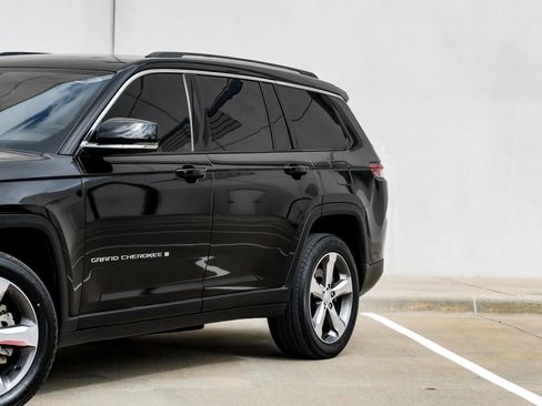 Used 2021 Jeep Grand Cherokee L Limited w/ Trailer Tow Group (B) image 11