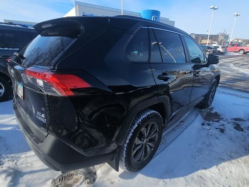 Used 2023 Toyota RAV4 XLE Premium image 3