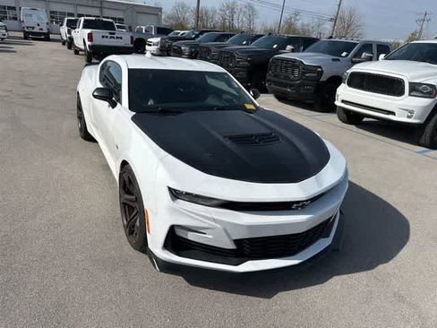 Used 2021 Chevrolet Camaro SS image 19