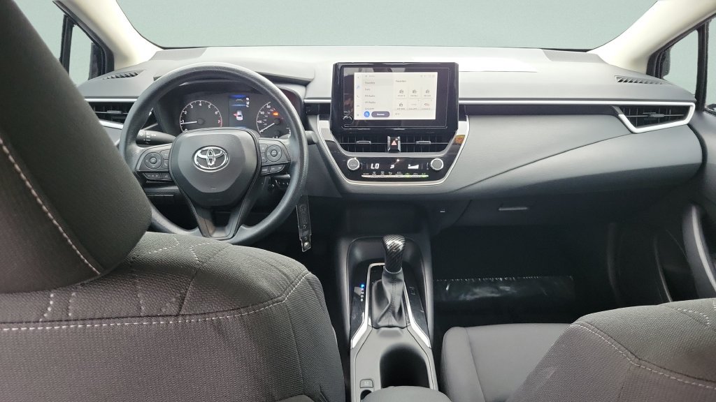 Used 2025 Toyota Corolla LE FWD image 10