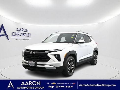 Used 2025 Chevrolet TrailBlazer LT w/ Convenience Package FWD image 1