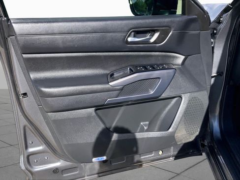 Used 2022 Nissan Pathfinder SL FWD image 21