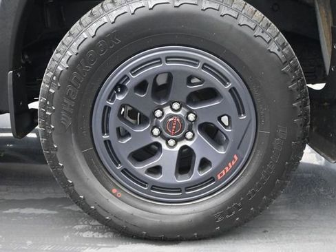 Used 2025 Nissan Frontier PRO-4X AWD/4WD image 18