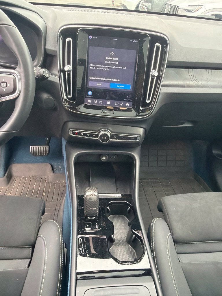 Used 2023 Volvo XC40 Recharge Ultimate AWD/4WD image 15